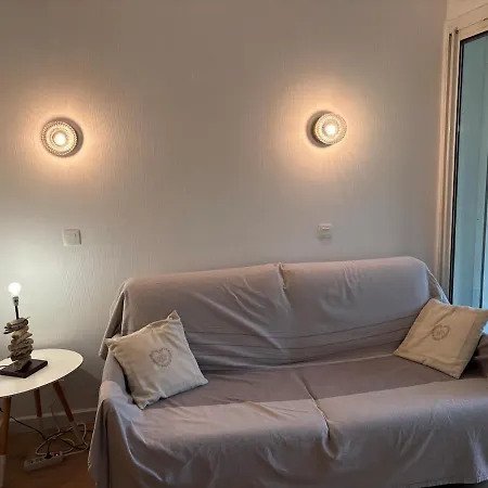 T2 Ground Floor, 4 Beds, Pool, Sea Access * Six-Fours-les-Plages