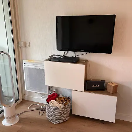 T2 Ground Floor, 4 Beds, Pool, Sea Access *