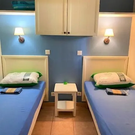 T2 Ground Floor, 4 Beds, Pool, Sea Access