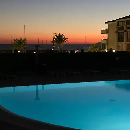 Appartamento T2 Ground Floor, 4 Beds, Pool, Sea Access