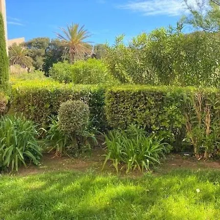 T2 Ground Floor, 4 Beds, Pool, Sea Access Appartamento